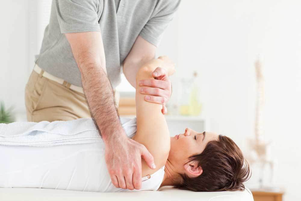 What’s the Difference Between Physical Therapy and Chiropractic Care?