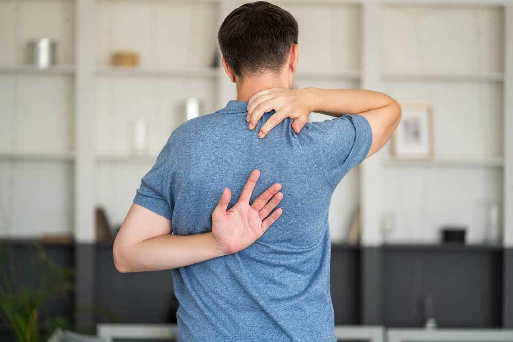 Shoulder Blade Pain: Causes and Solutions